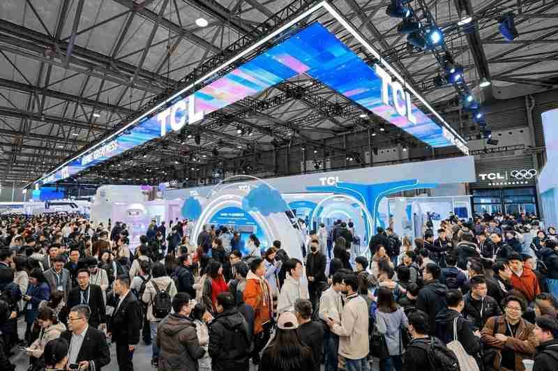  AWE2026展会现场，TCL空调展现智慧健康新格局；从小蓝翼系列产品，到全场景空气解决方案。 家电市场