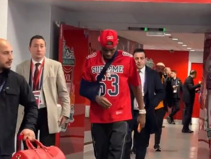  加拉塔萨雷伤情通报，奥斯梅恩前臂骨折待评估；欧冠赛场意外频发 体育新闻