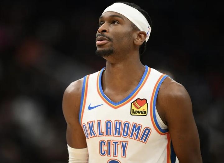  球员视角下的MVP真相；安东尼力挺SGA为本赛季核心；雷霆强势印证其价值。 体育新闻