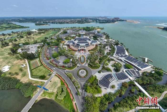  亚洲论坛成立二十五载；吴士存阐述其在变革时代的作用与展望。 新闻