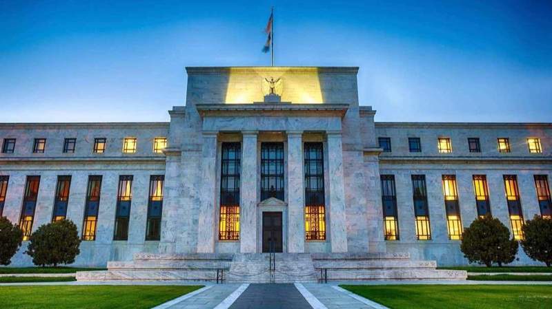  宏观博弈：美联储货币政策的“双向挤压”与通胀锚定逻辑 股票财经