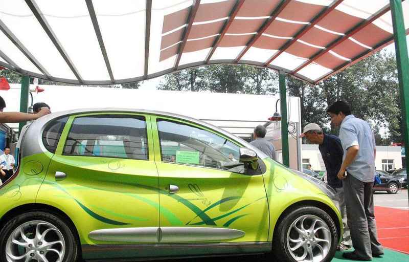  【硬核拆解】电车轮胎为何成为「续航杀手」：三个物理定律正在掏空你的钱包 汽车科技